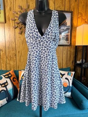Women’s Navy Blue Floral V-Neck Mini Dress - Small